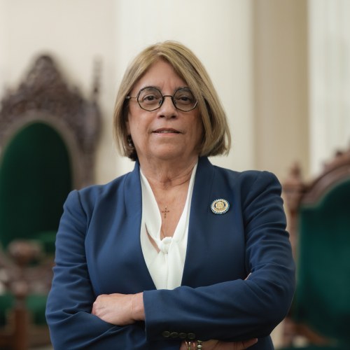 Cecilia Aguiar-Curry