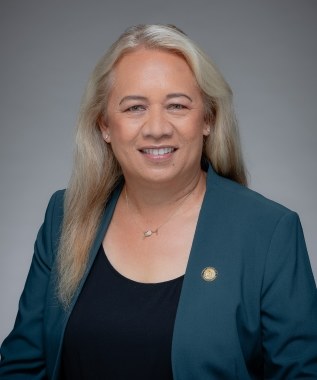 Lynn DeCoite